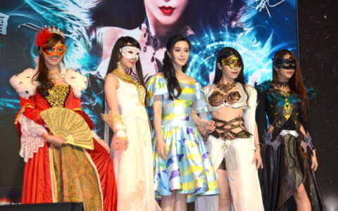 #台湾周报# 范爷飞机误点 台史上等最久游戏记者会