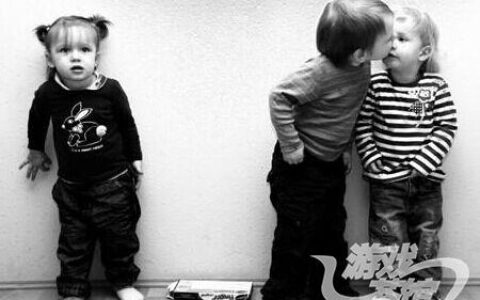 《前女友、现女友和我》：让你体验脚踏两条船的游戏