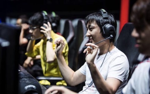 “国民老公”王思聪陪你玩的移动电竞，一场虚假繁荣的游戏