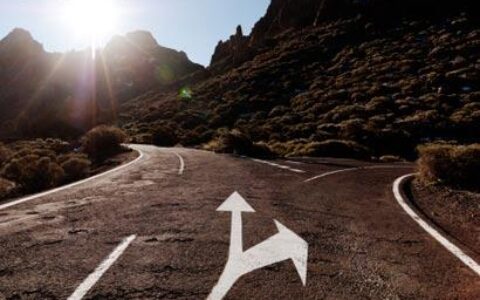 佳伦说：行业遇冷时的机会