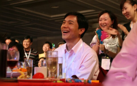 【茶馆日报】百度的后裔？苹果准备在App商店引入“竞价排名”