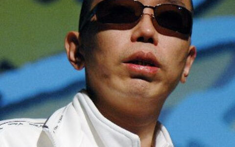 【茶馆日报】巨人网络去年给研发人员派发了10%的股权