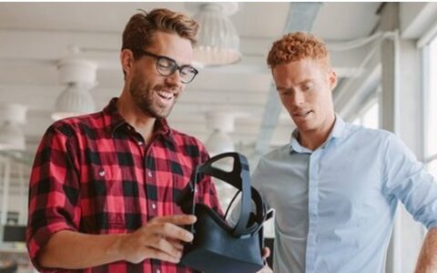 9%美国家庭有意购入VR头盔 同比增80%