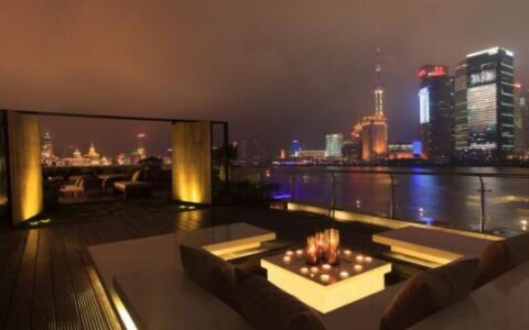 富控互动携手海外共享浦江之夜