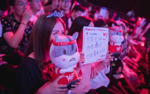 S7小组赛第一轮：全华班三联绝世 S7主场夺冠有望？