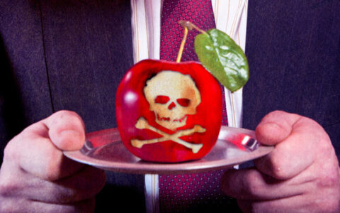 iOS买量发行商集体怒了！游戏被刷数万好评，意图苹果降权下架，谁干的？