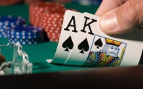 又一日流水千万的棋牌游戏涉赌被查 监管红线不能碰