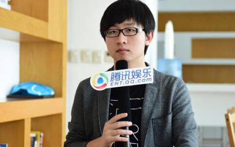 辣眼!CF一哥陈子豪和王者主播打赌，不能带他吃鸡就穿泳装!