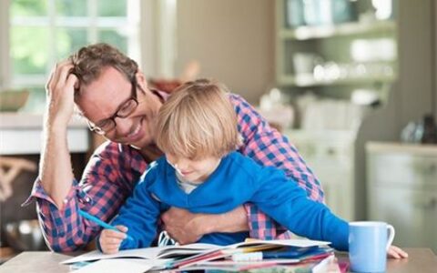 人民日报发文：防沉迷不是防网游 家长陪伴更重要