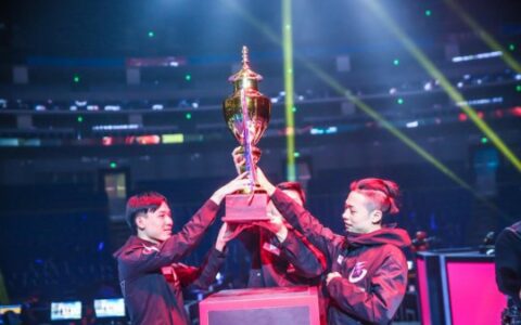 《堡垒之夜》平台杯总决赛落幕，KG战队加冕为王！