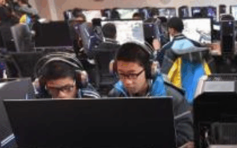 电竞底层队伍现状：封闭训练10小时 半军事化管理