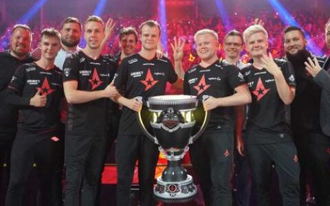 全球首例：丹麦CS冠军战队Astralis玩游戏玩到上市