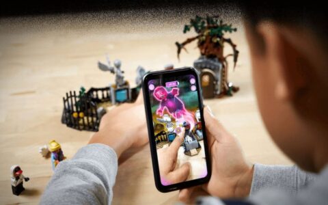 游戏大厂在探险，华为OPPO拉帮结派，AR市场超万亿了？