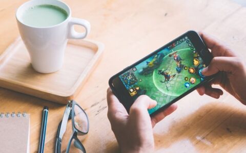 2022年中国游戏市场收入下降10%，电竞收入下降14%