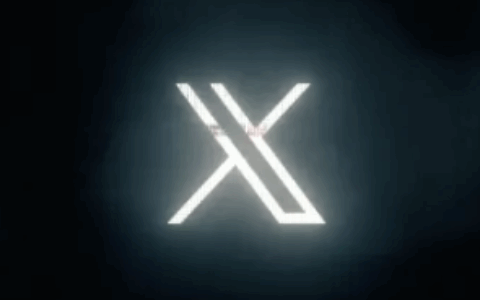 马斯克将推特更名为 X