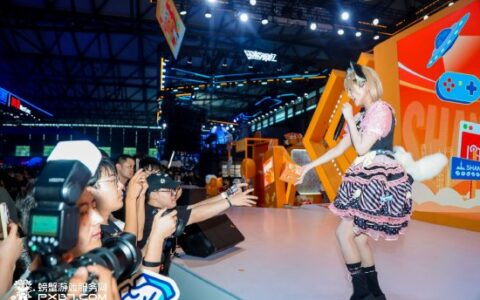 欣小萌空降CJ螃蟹游戏服务网展台热舞，开启CJ梦幻盛宴