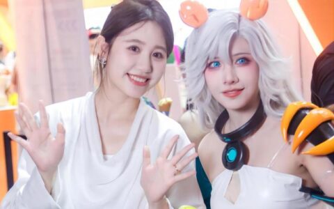 螃蟹账号反诈卷到CJ现场，一栗小莎子现身螃蟹游戏服务网展台