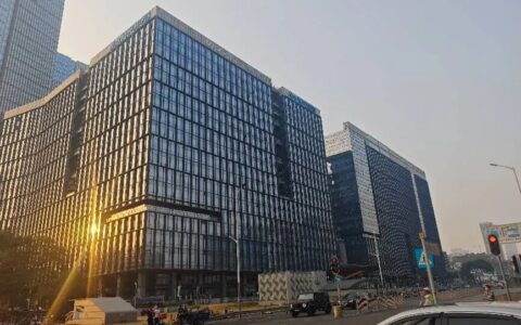 在“搞钱之都”追梦的人们