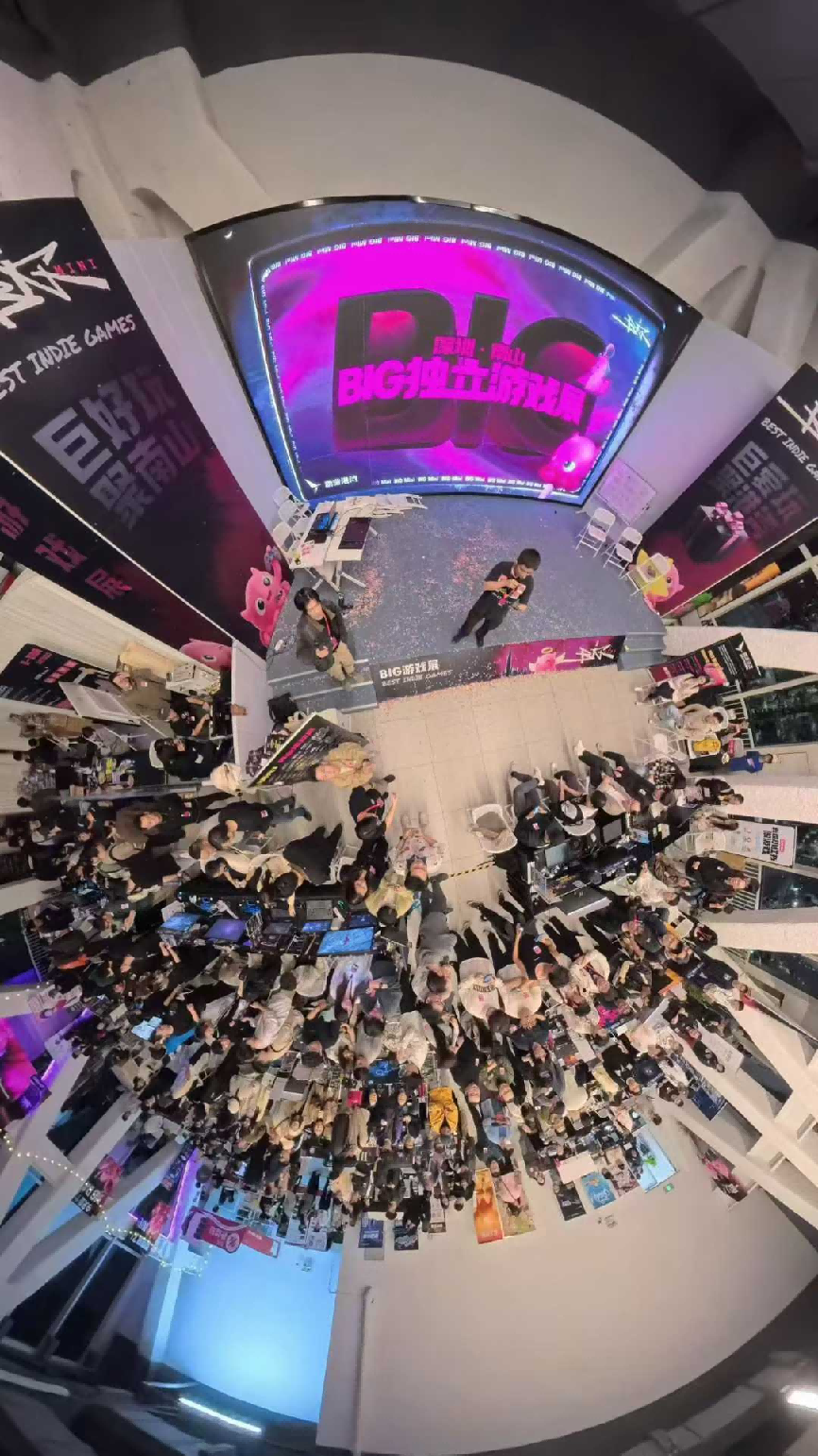 在“搞钱之都”追梦的人们