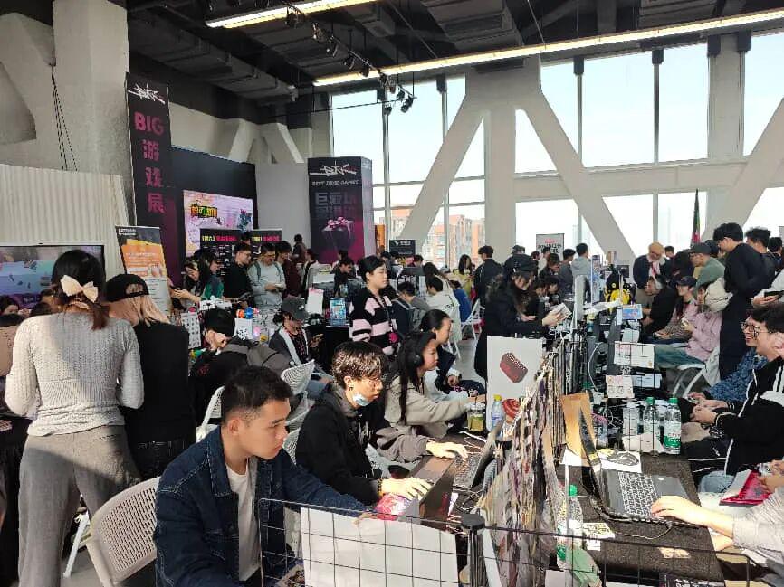 在“搞钱之都”追梦的人们