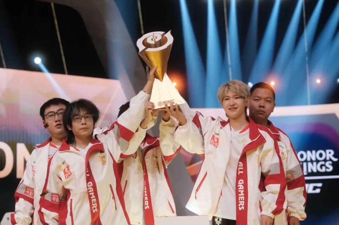 20支战队，两千万奖金，AoV与HoK同台EWC，《王者荣耀》打开了全球移动电竞的想象力
