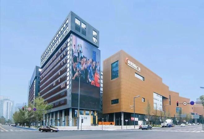 Chengdu Tianfu 5th Street: A Fully Equipped Co-working Space and a Fertile Ground for Game Teams | Youcha Club · Incubator