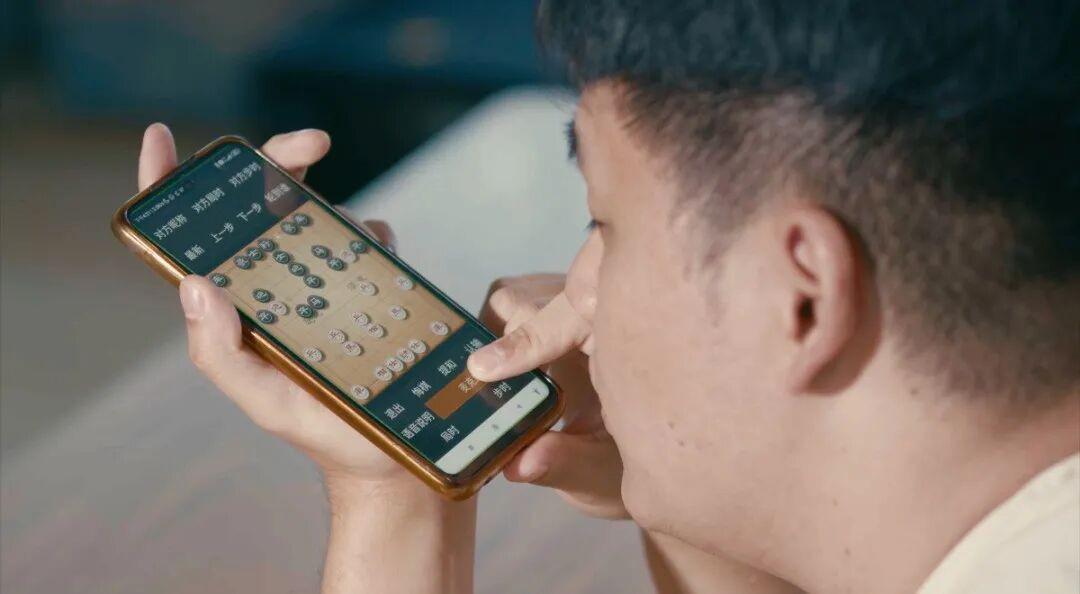 当脑机接口走上国家级象棋赛场——天天象棋怎么把“科技向善”做成产品本能