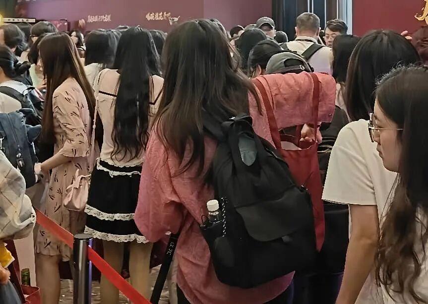 32°的盛夏,和400万人共赴盛世平行线