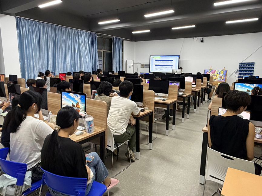 19岁大学生成为CEO后，不想只做爆款了